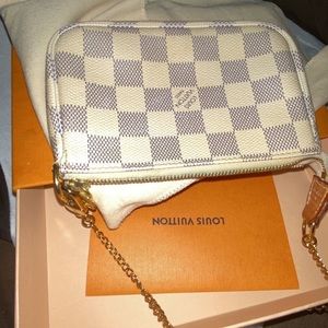 Louis Vuitton Mini pochette